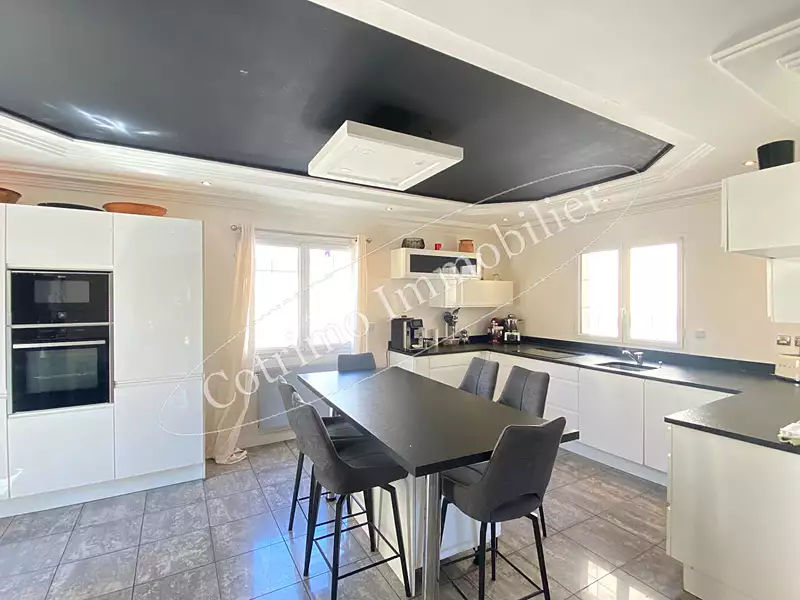 Maison, 172 m²