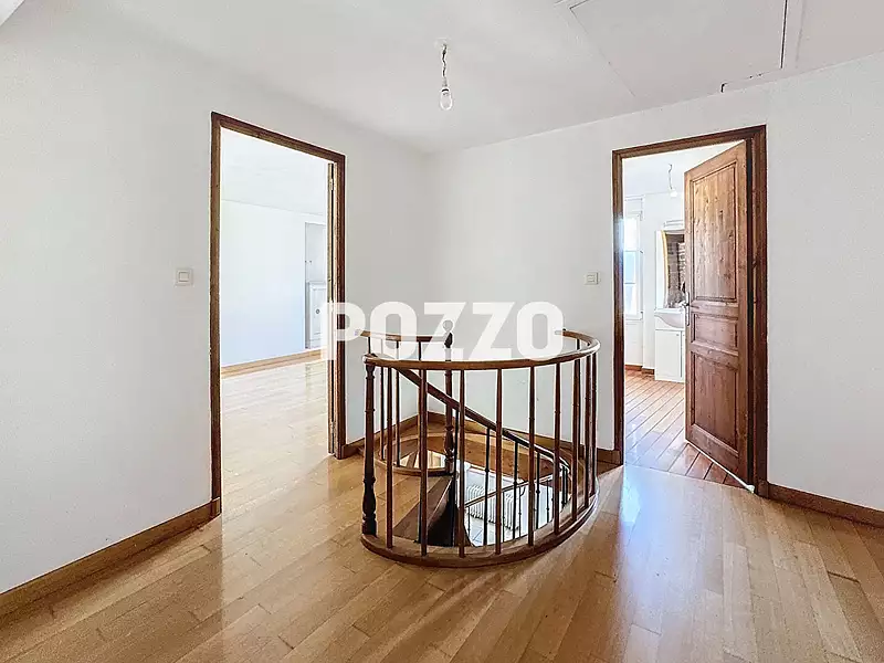 Maison, 230 m²