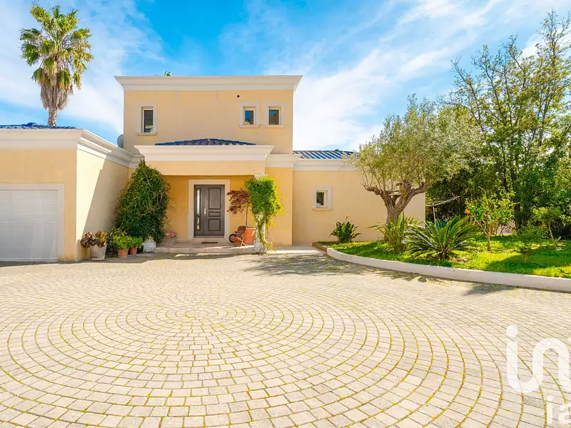 Maison, 182 m²