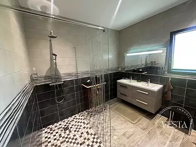 Maison, 180 m²