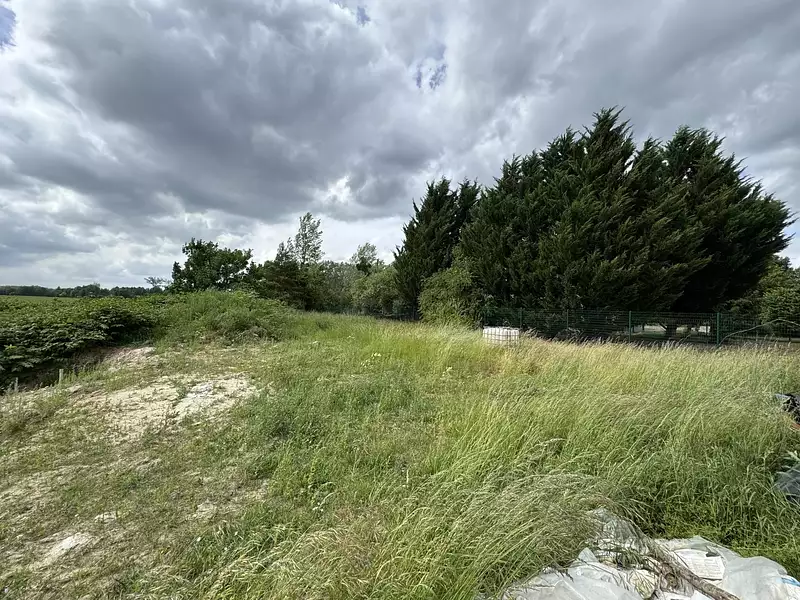 Terrain, 639 m²