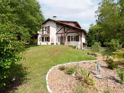 Maison, 196 m²