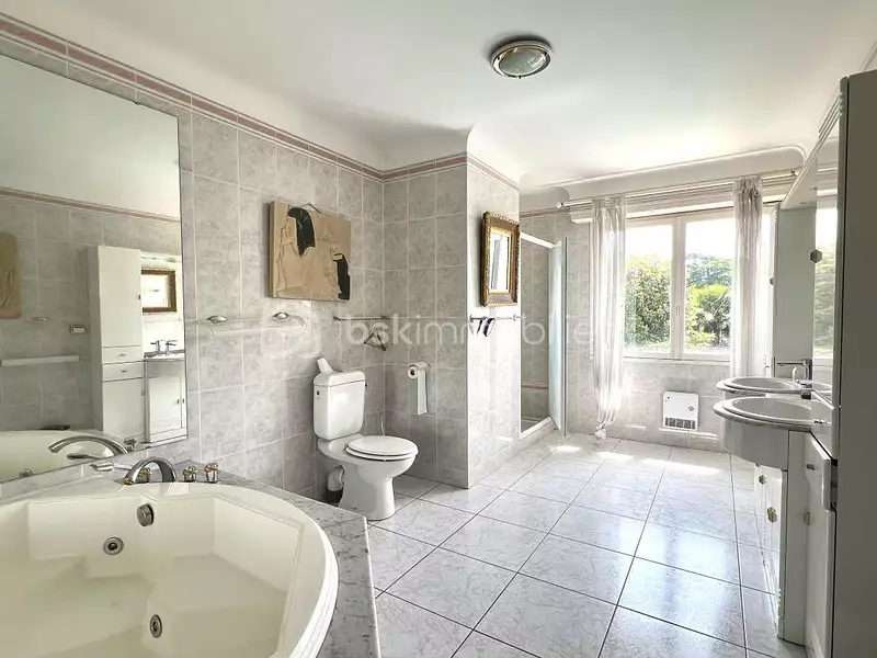 Maison, 282 m²