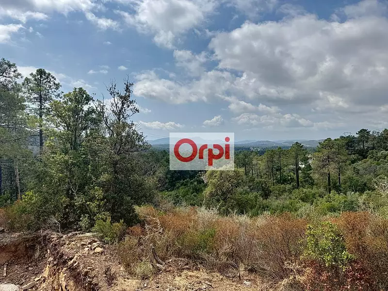 Terrain, 8 629 m²