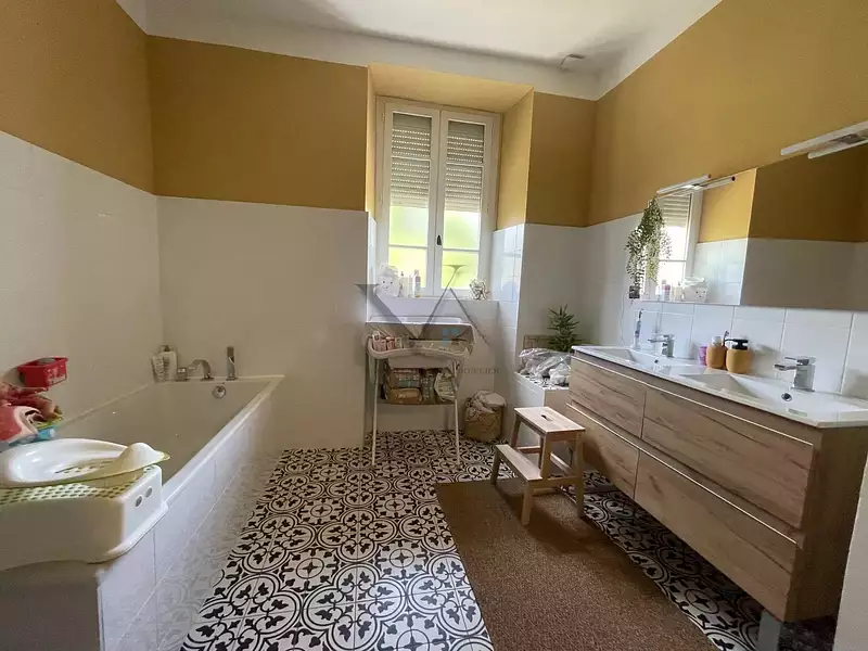 Maison, 242 m²