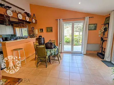 Maison, 239 m²