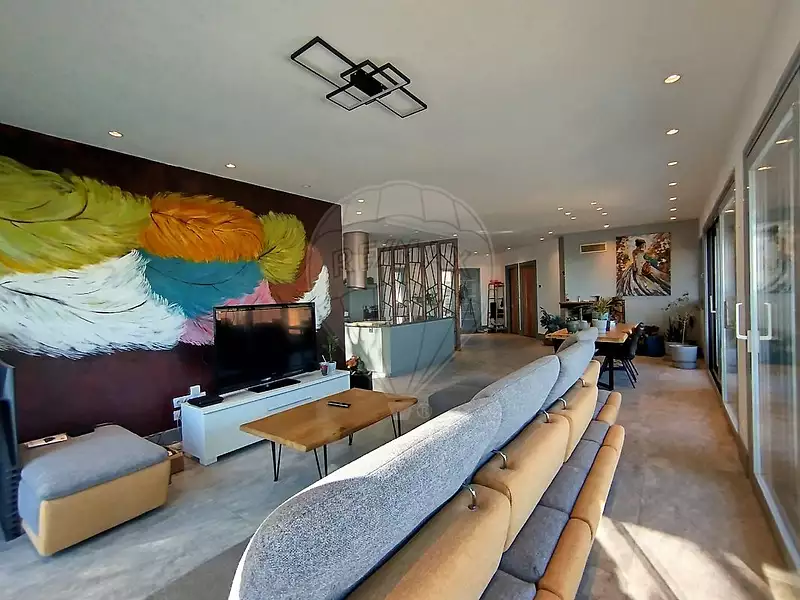 Maison, 225 m²