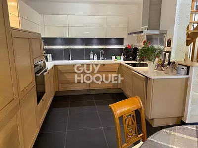 Maison, 215 m²