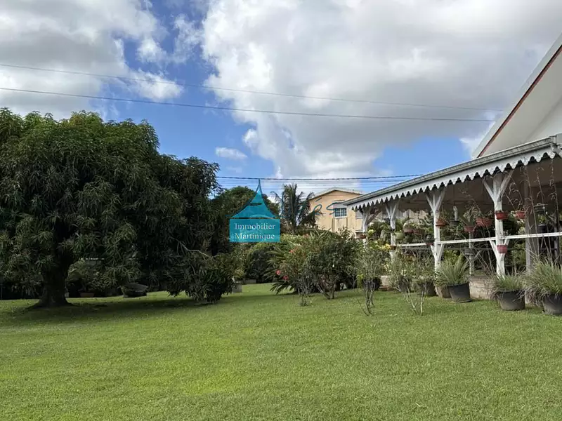 Maison, 230 m²
