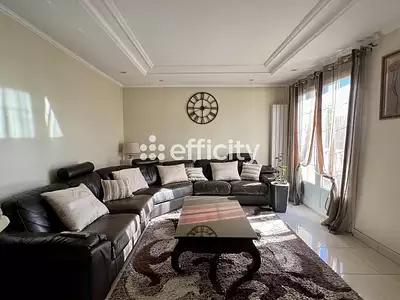 Maison, 197 m²