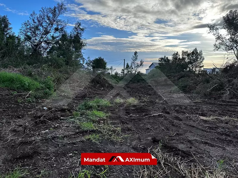 Terrain, 2 275 m²