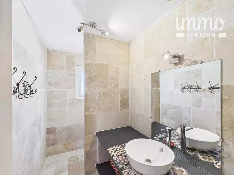 Maison, 250 m²
