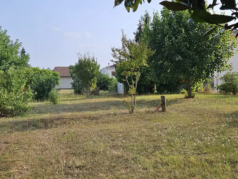 Terrain, 873 m²