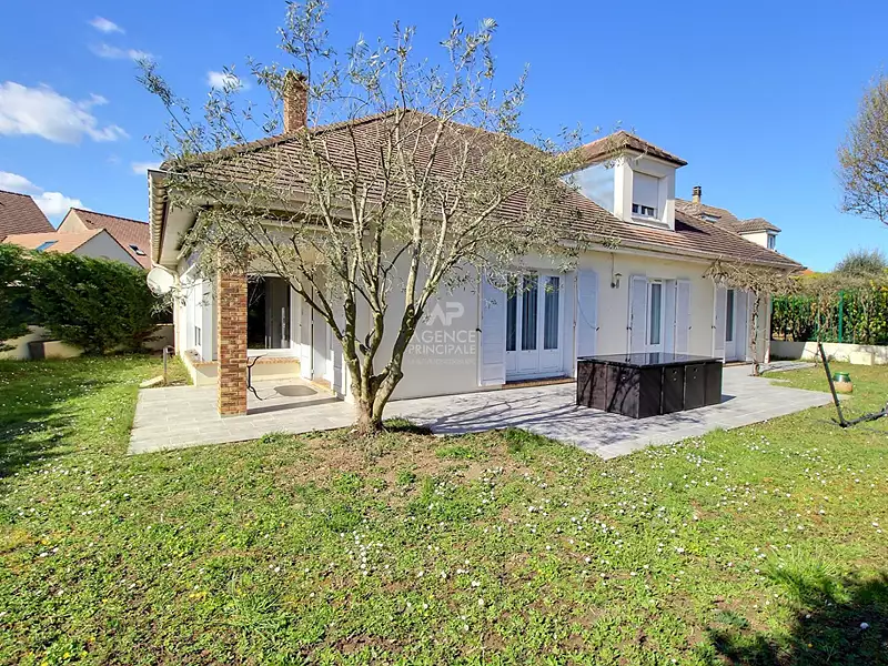 Maison, 180 m²