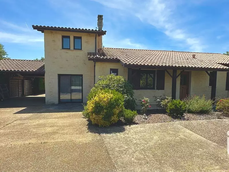 Maison, 166 m²