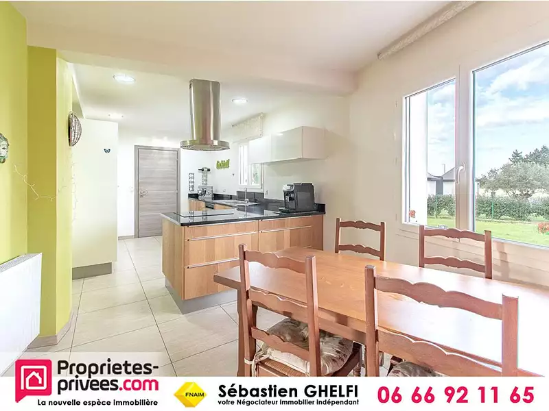 Maison, 220 m²