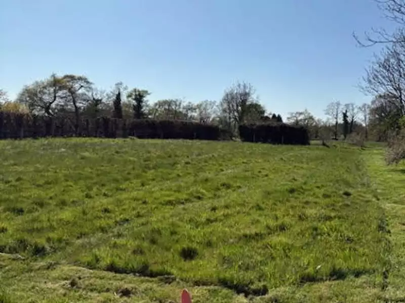 Terrain, 743 m²