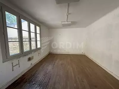 Maison, 1 142,1 m²