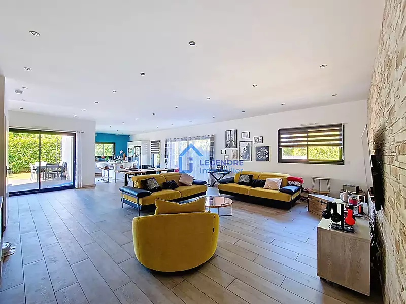 Maison, 250 m²