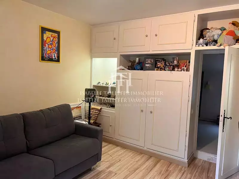 Maison, 196 m²