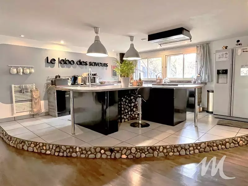 Appartement, 350 m²