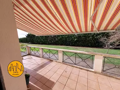 Maison, 240 m²