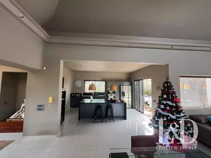 Maison, 330 m²