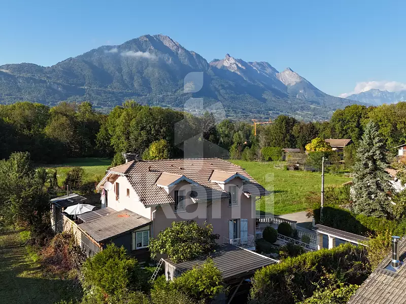 Maison, 218,85 m²