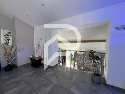 Maison, 169 m²