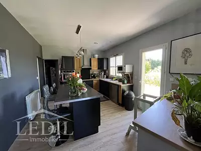 Maison, 164 m²