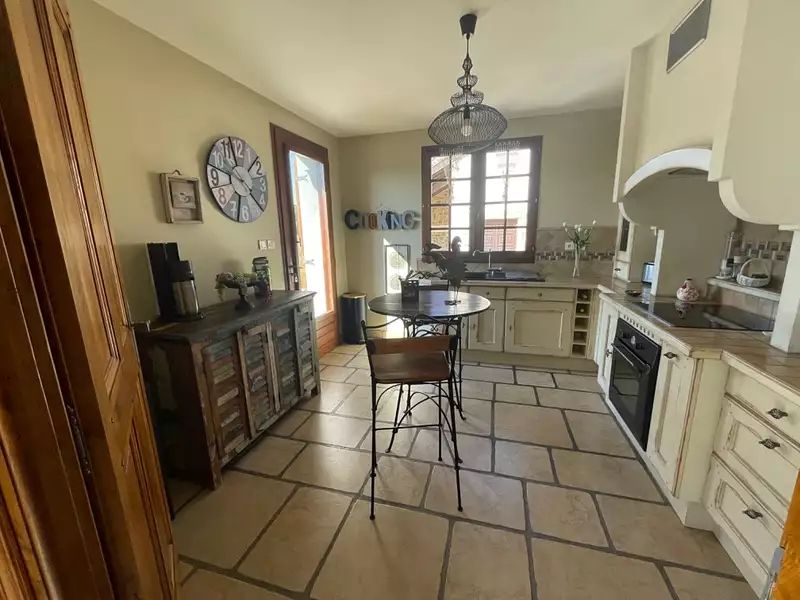 Maison, 219 m²