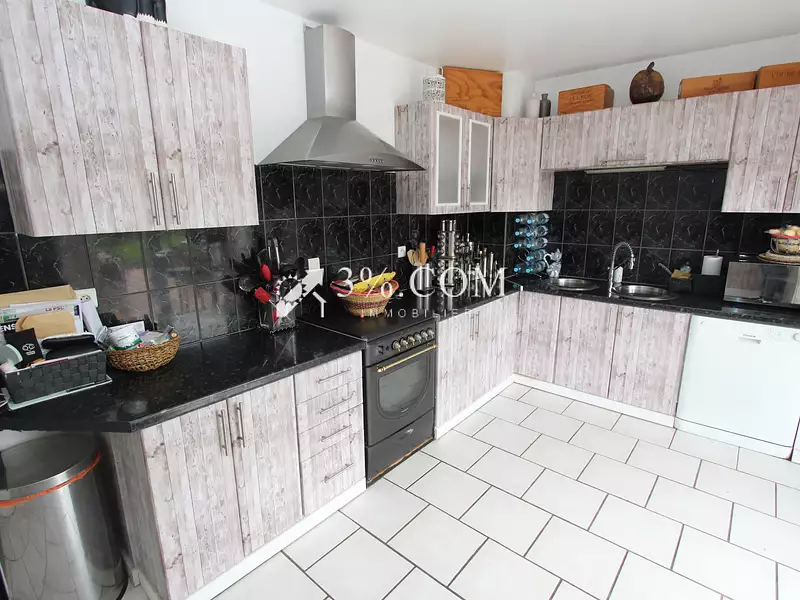 Maison, 240 m²