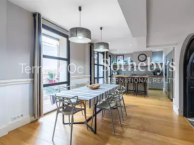 Maison, 245 m²