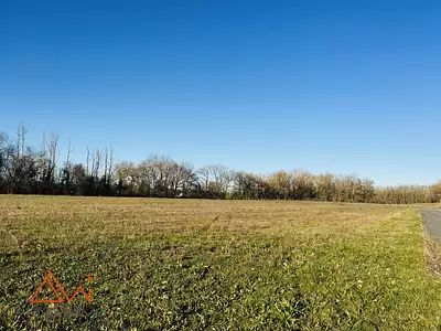 Terrain, 740 m²