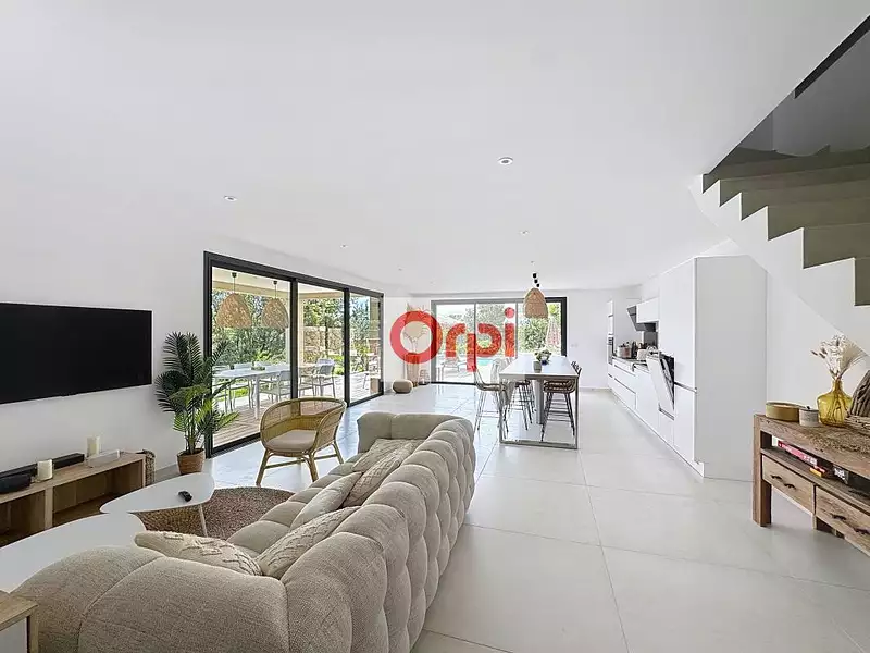 Maison, 163 m²
