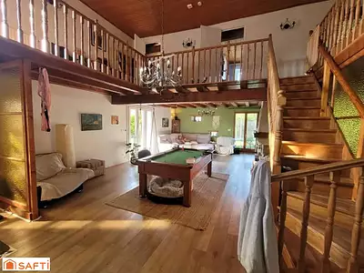 Maison, 240 m²