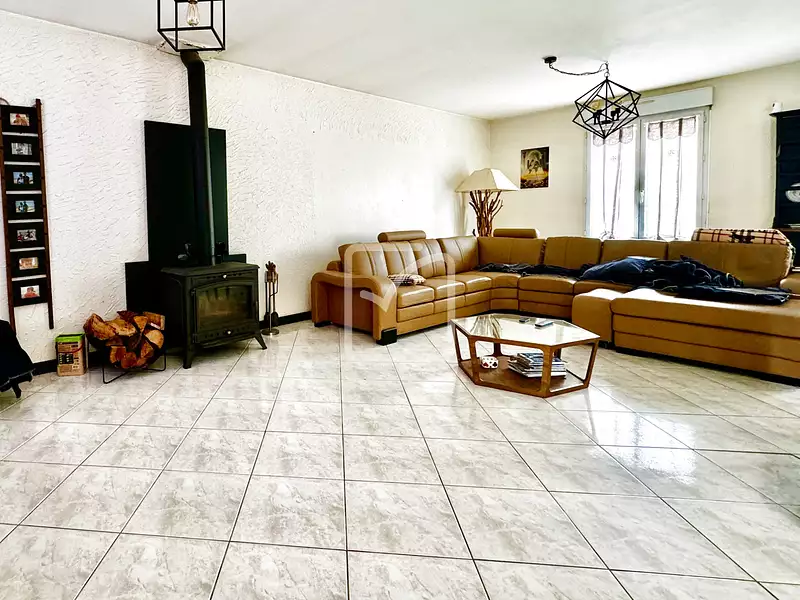 Maison, 281 m²
