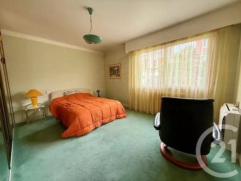 Maison, 215 m²