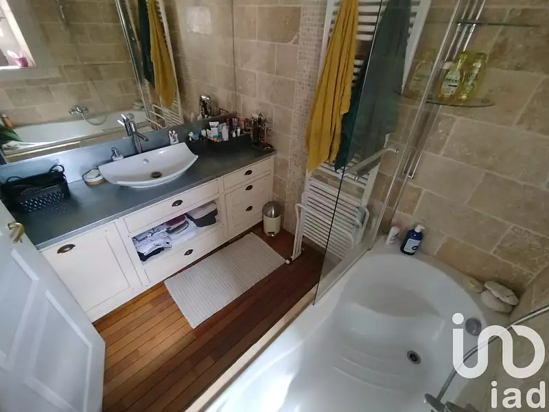 Maison, 250 m²