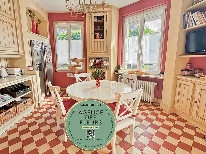 Maison, 235 m²