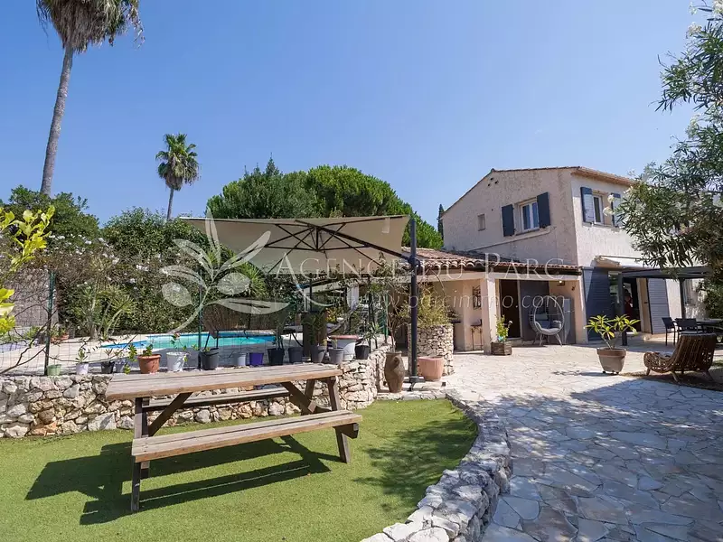 Maison, 168 m²