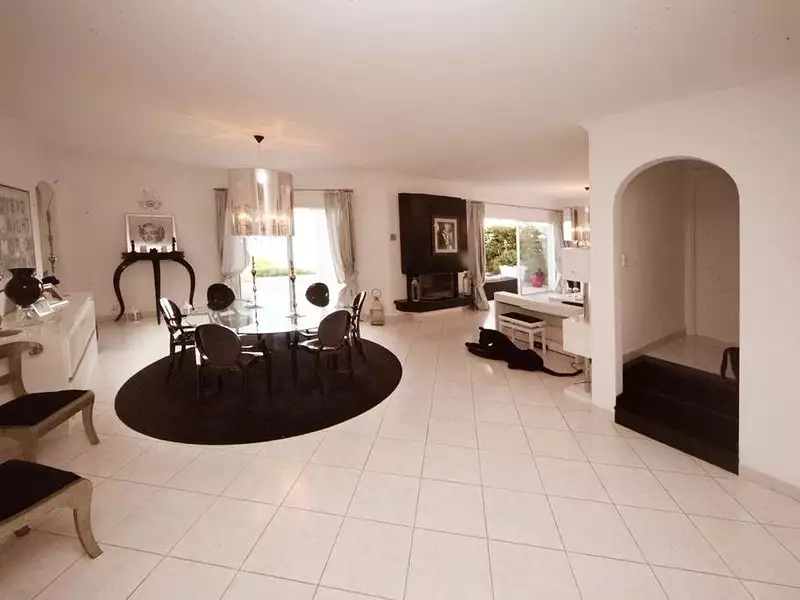Maison, 457 m²