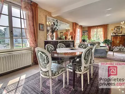 Maison, 215 m²
