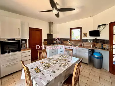 Maison, 195 m²