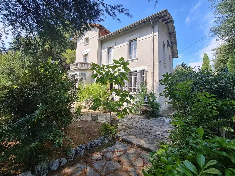 Maison, 330 m²