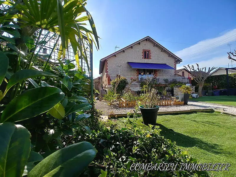 Maison, 199 m²