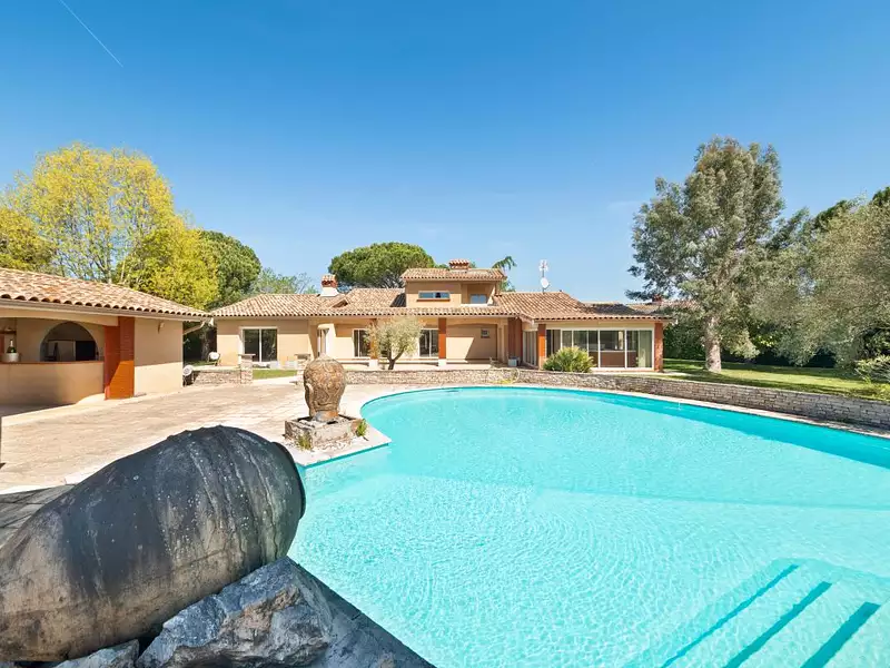 Maison, 273 m²