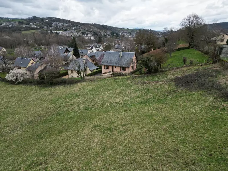 Terrain, 2 451 m²
