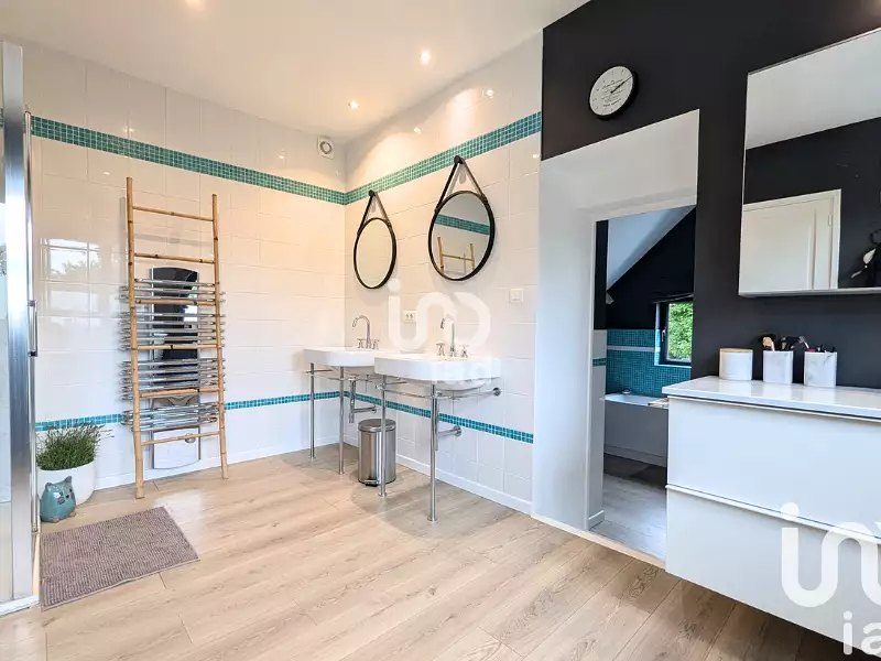Maison, 185 m²