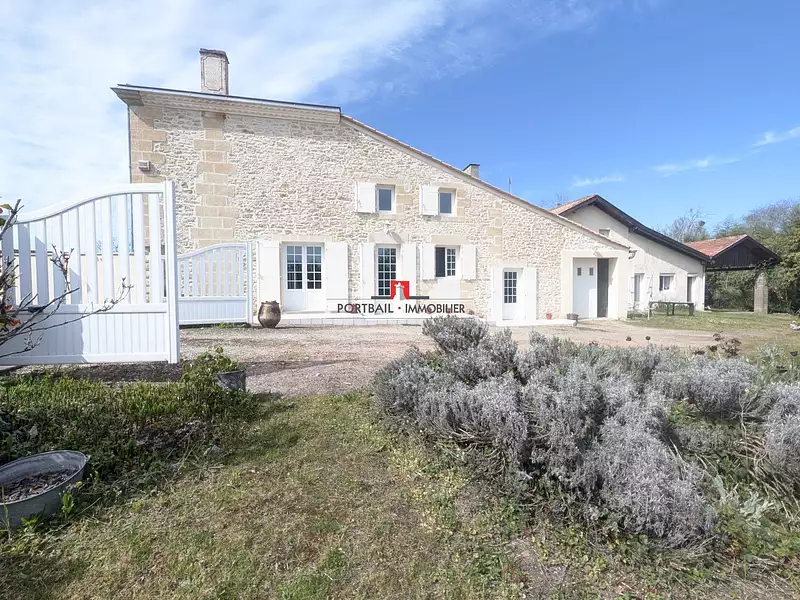 Maison, 255 m²